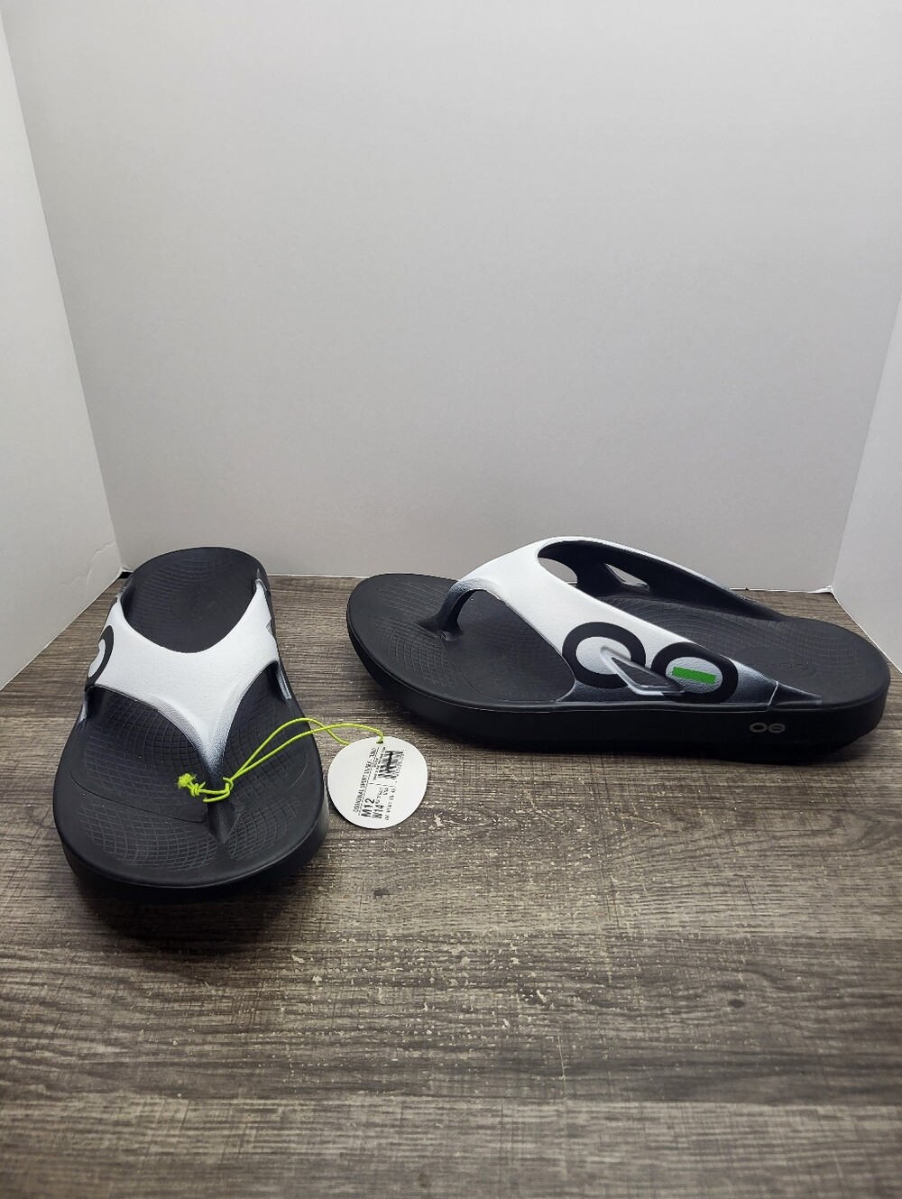 Oofos Original Sport Cloud Recovery Flip Flops Sandals Men’s Size 12 New